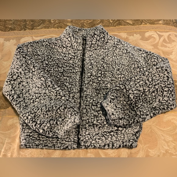 Express Sherpa small crop jacket. Excellent condition black white gray - Picture 1 of 3